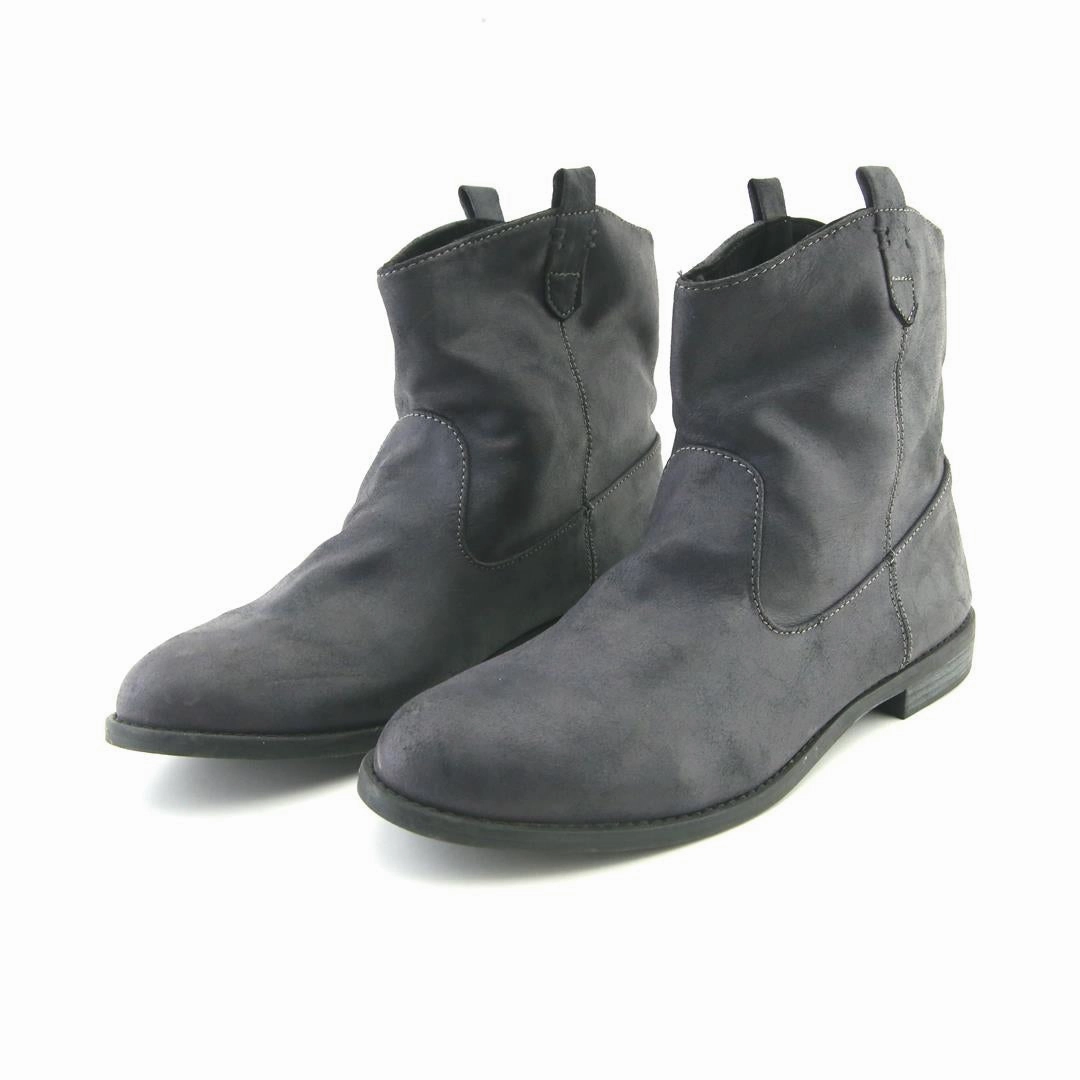 OLD NAVY . Old Navy everyday footwear styles