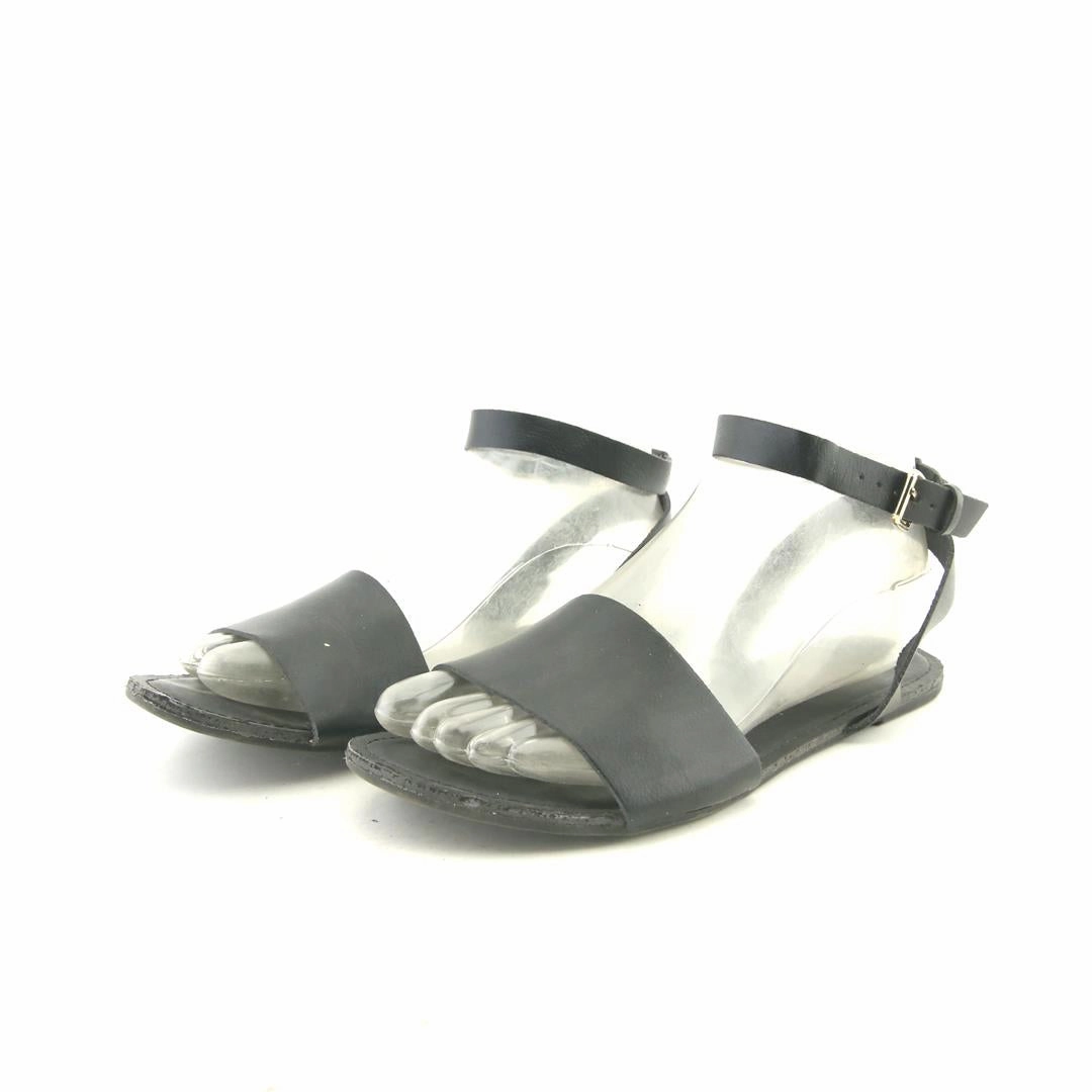 OLD NAVY . Old Navy everyday footwear styles
