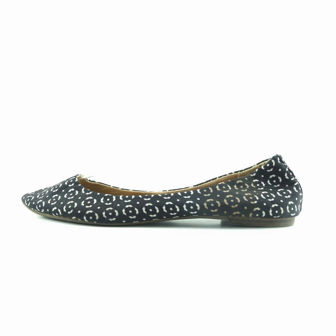OLD NAVY . everyday Old Navy footwear looks