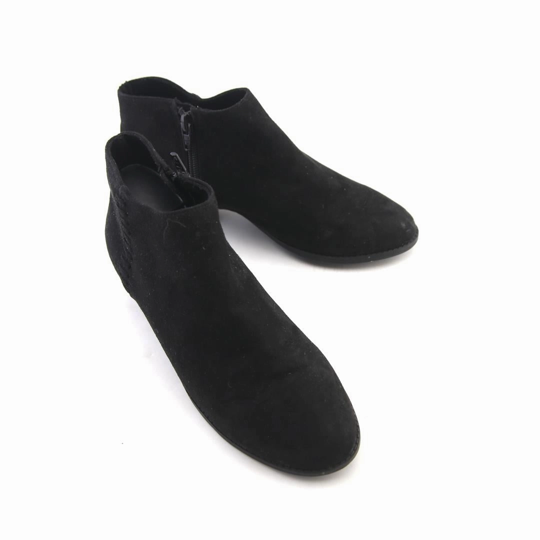OLD NAVY . everyday Old Navy footwear looks
