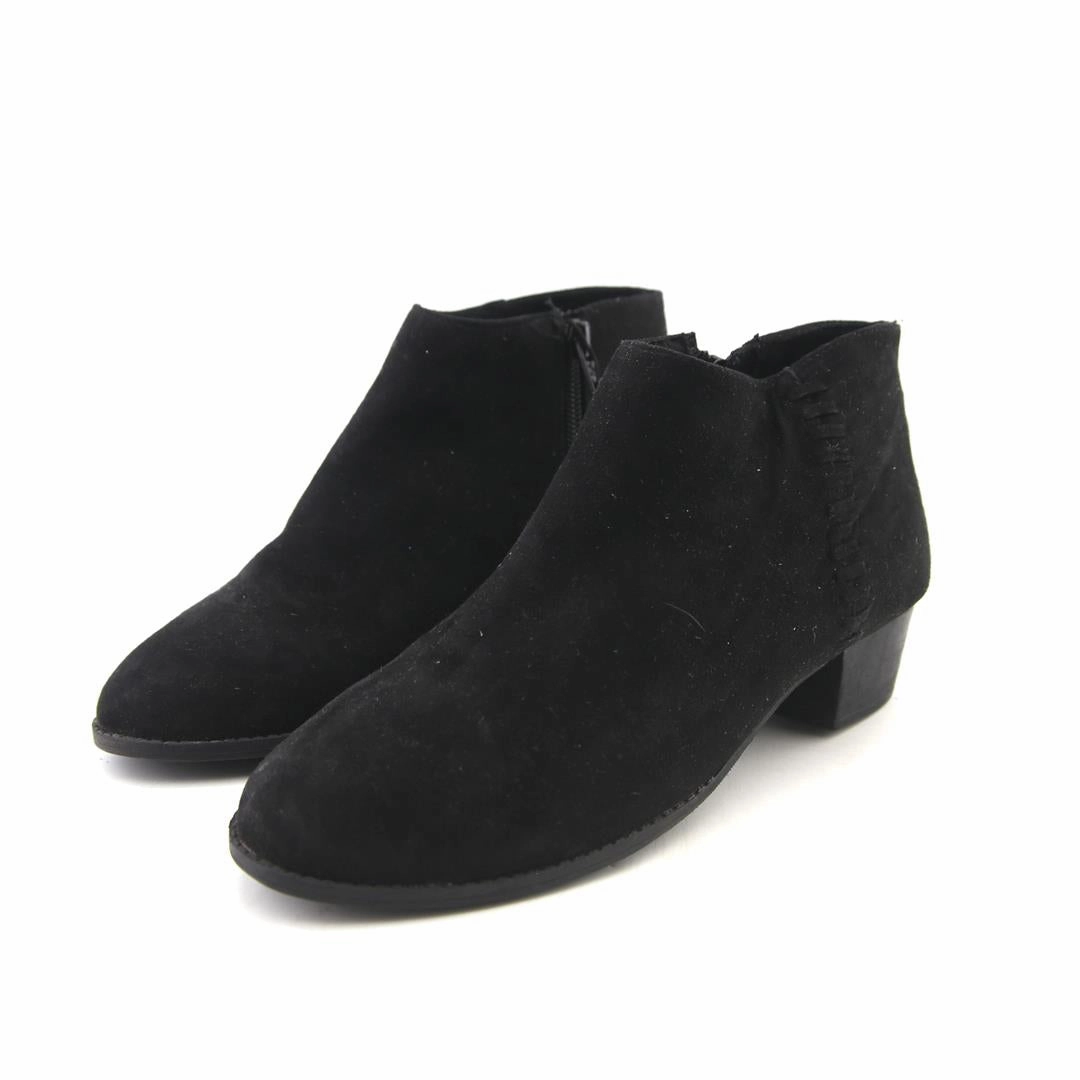 OLD NAVY . Old Navy everyday footwear styles