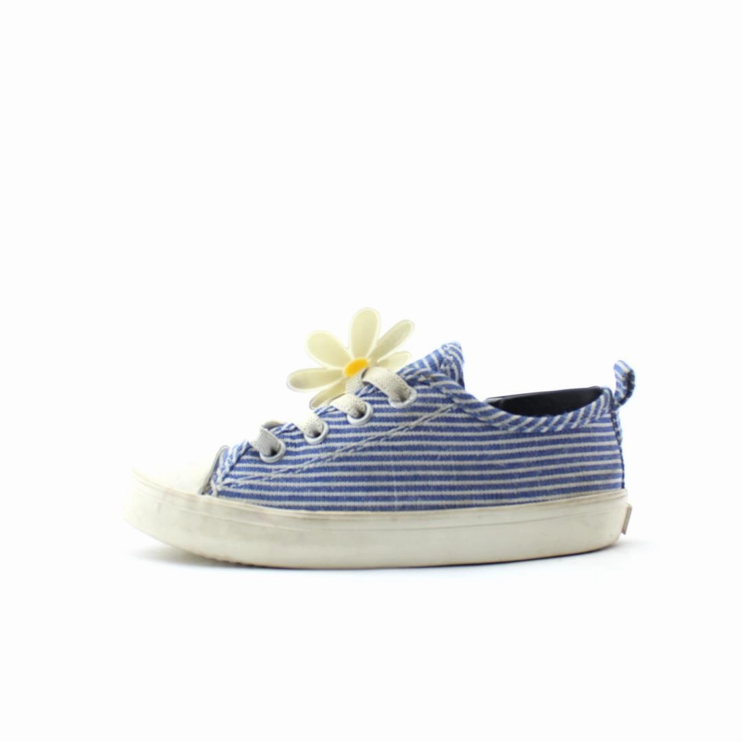 OLD NAVY . Old Navy everyday footwear styles
