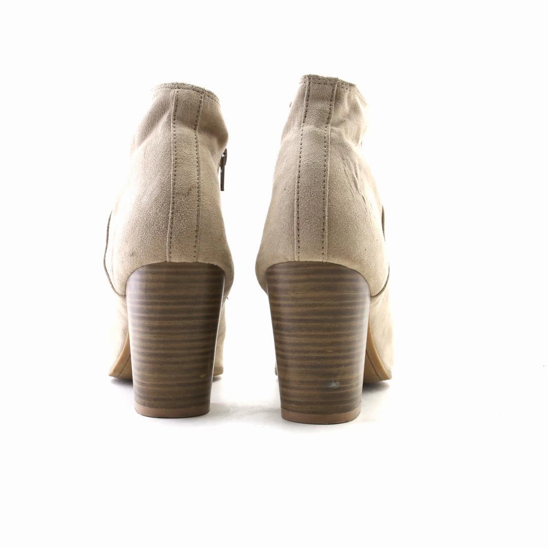 OLD NAVY . everyday Old Navy footwear looks