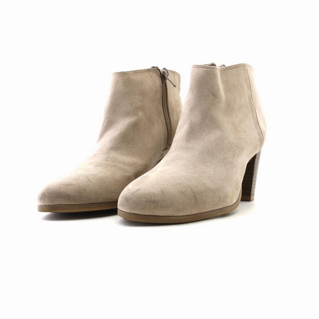 OLD NAVY . everyday Old Navy footwear looks