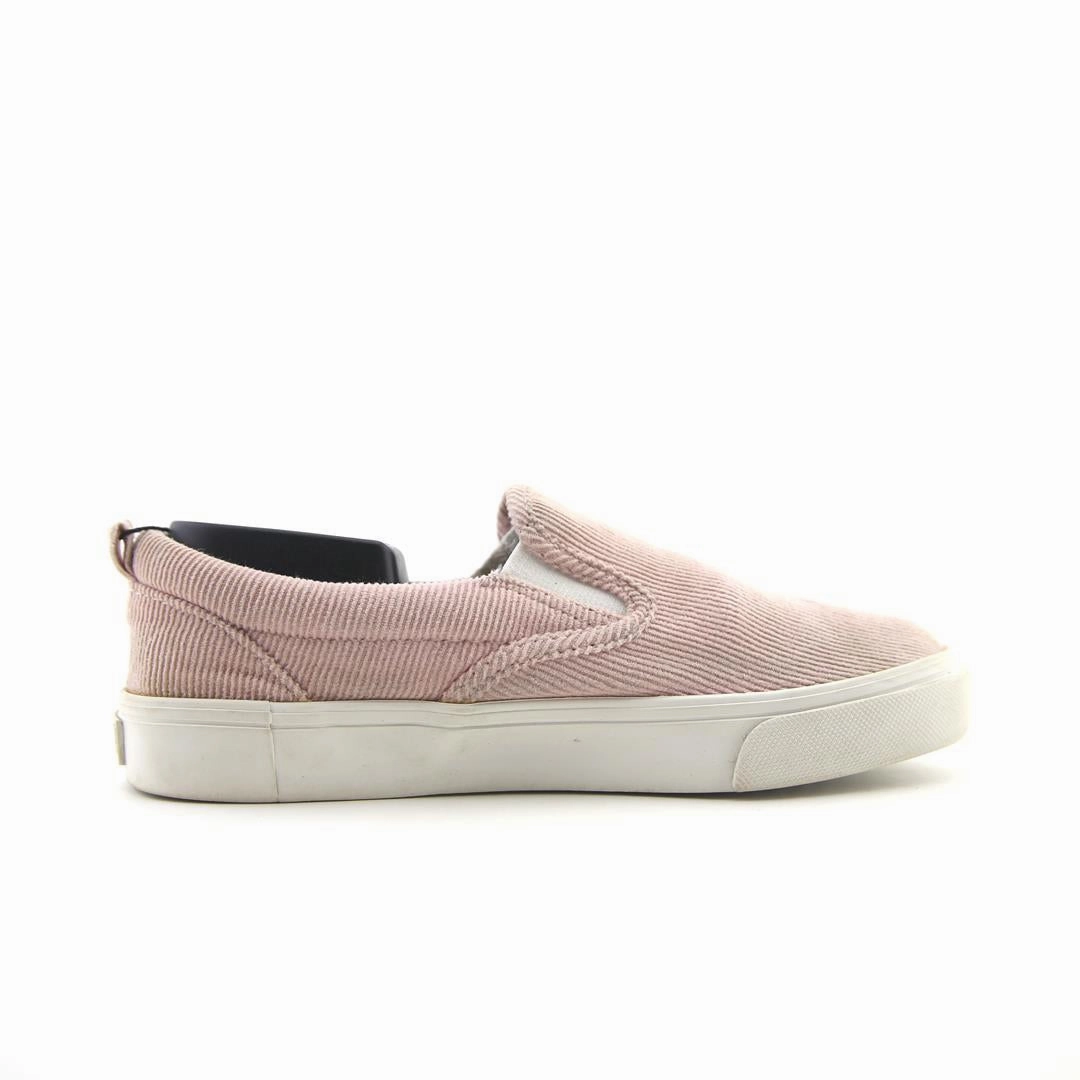 OLD NAVY . everyday Old Navy footwear looks
