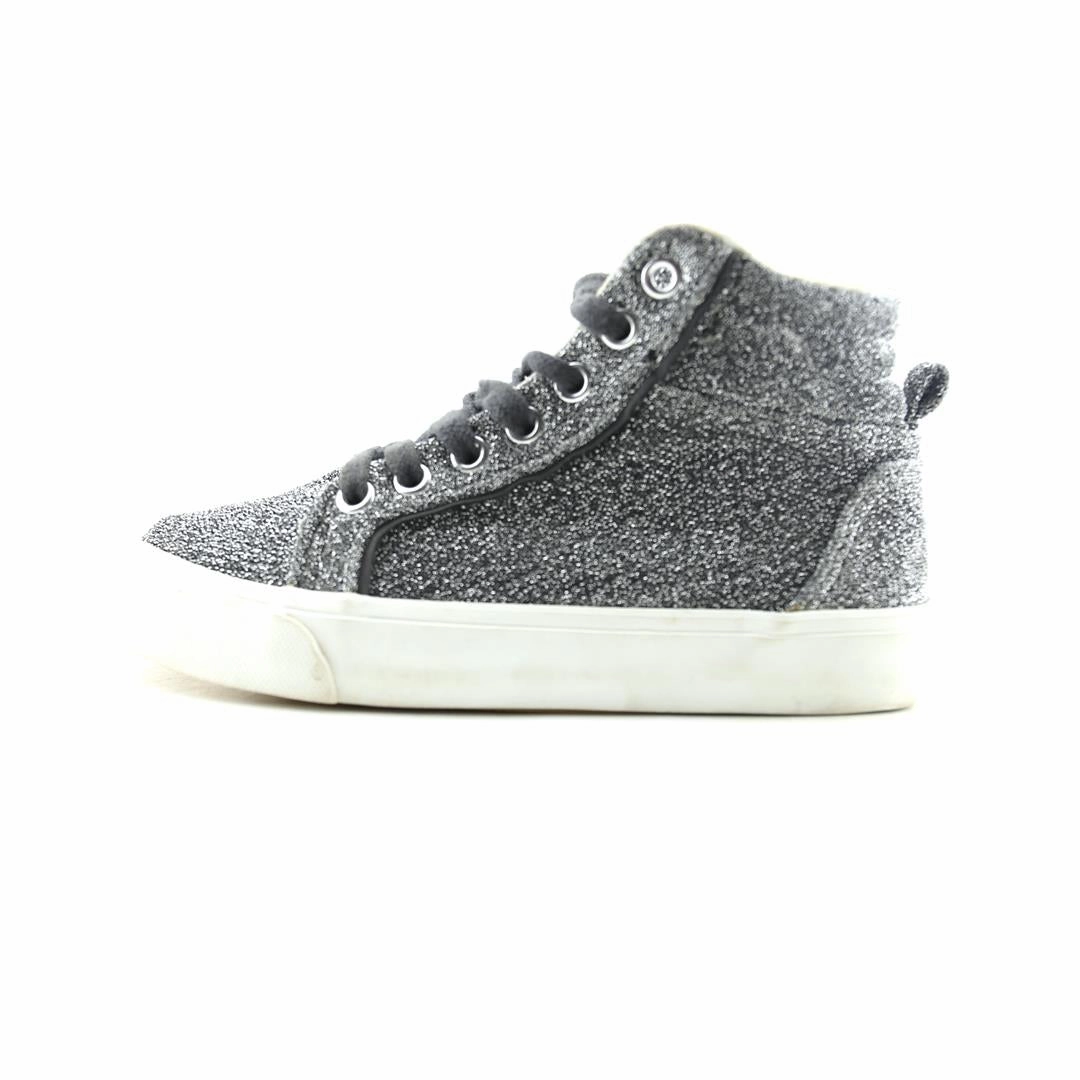 OLD NAVY . Old Navy everyday footwear styles