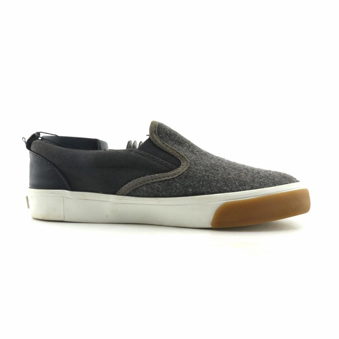 OLD NAVY . everyday Old Navy footwear looks