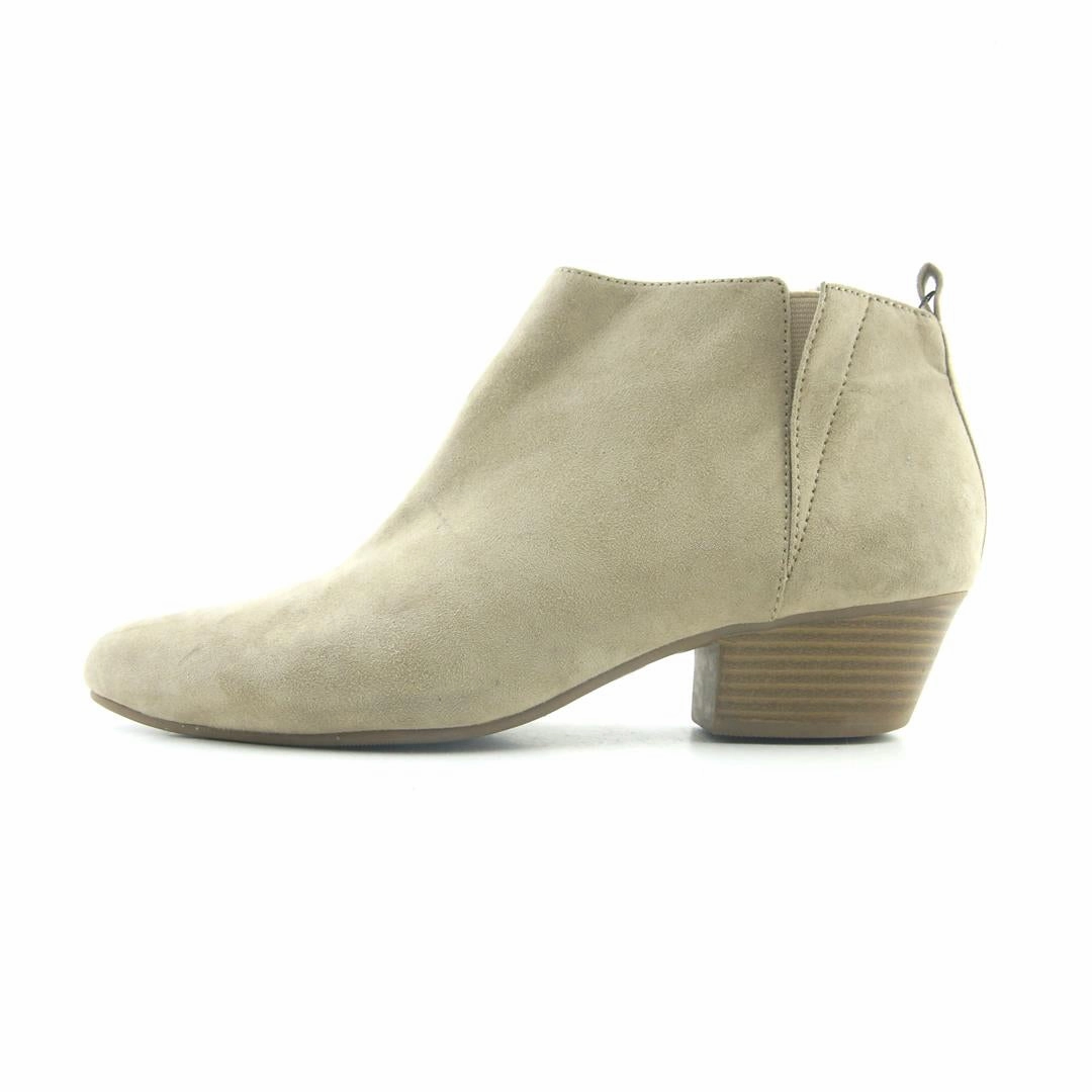 OLD NAVY . everyday Old Navy footwear looks