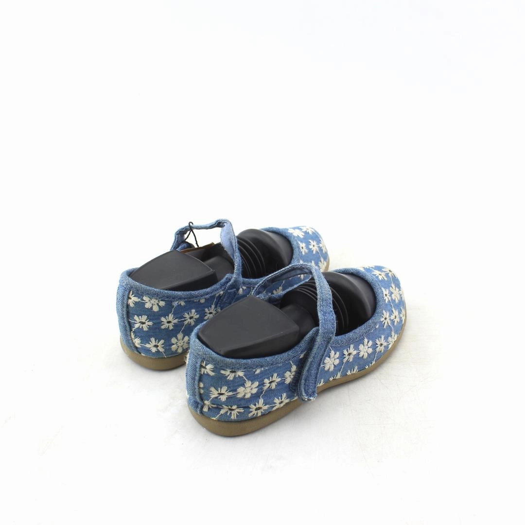 OLD NAVY . everyday Old Navy footwear looks