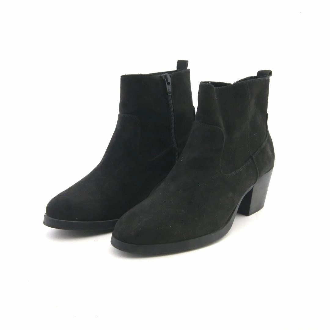 OLD NAVY . everyday Old Navy footwear looks