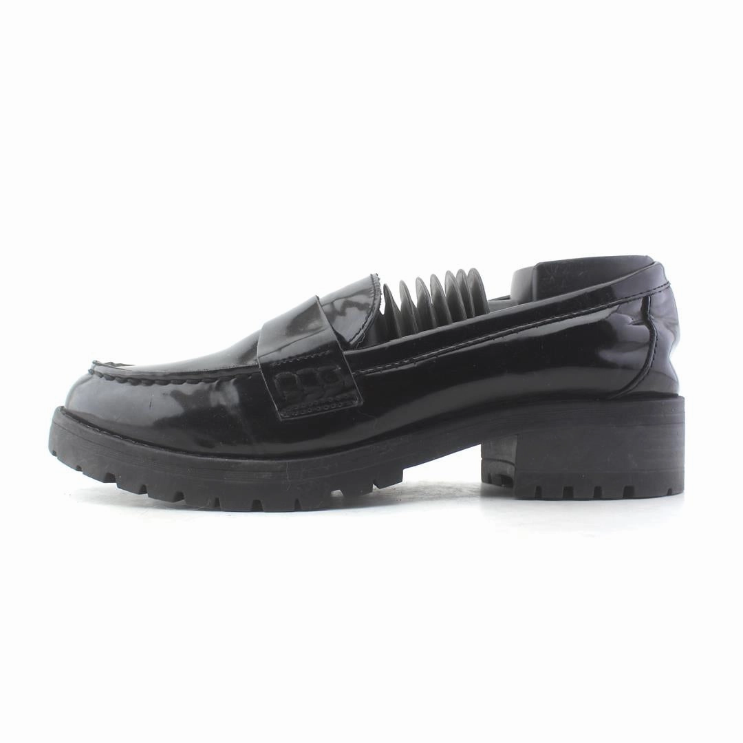 OLD NAVY . Old Navy everyday footwear styles