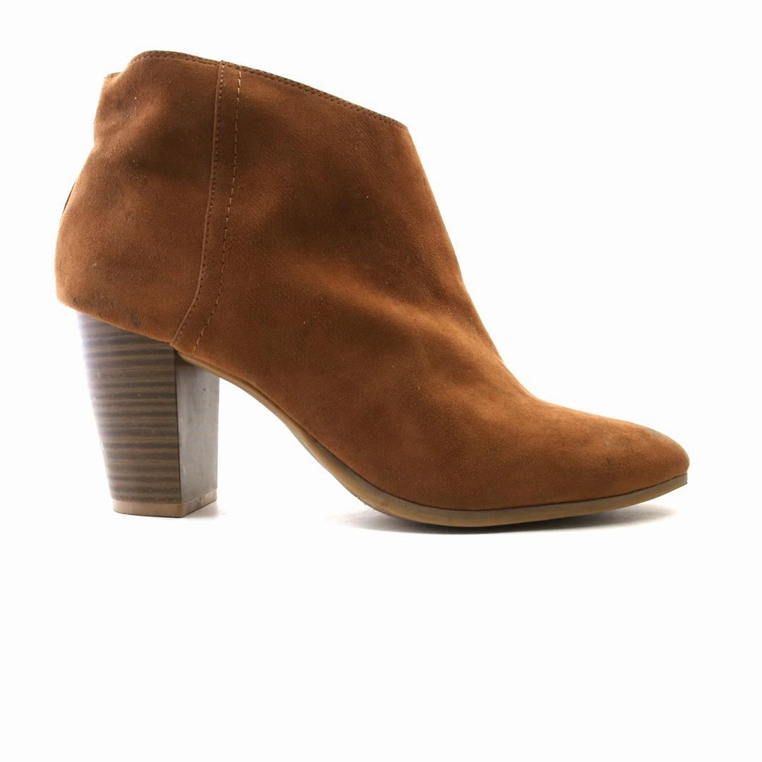 OLD NAVY . everyday Old Navy footwear looks