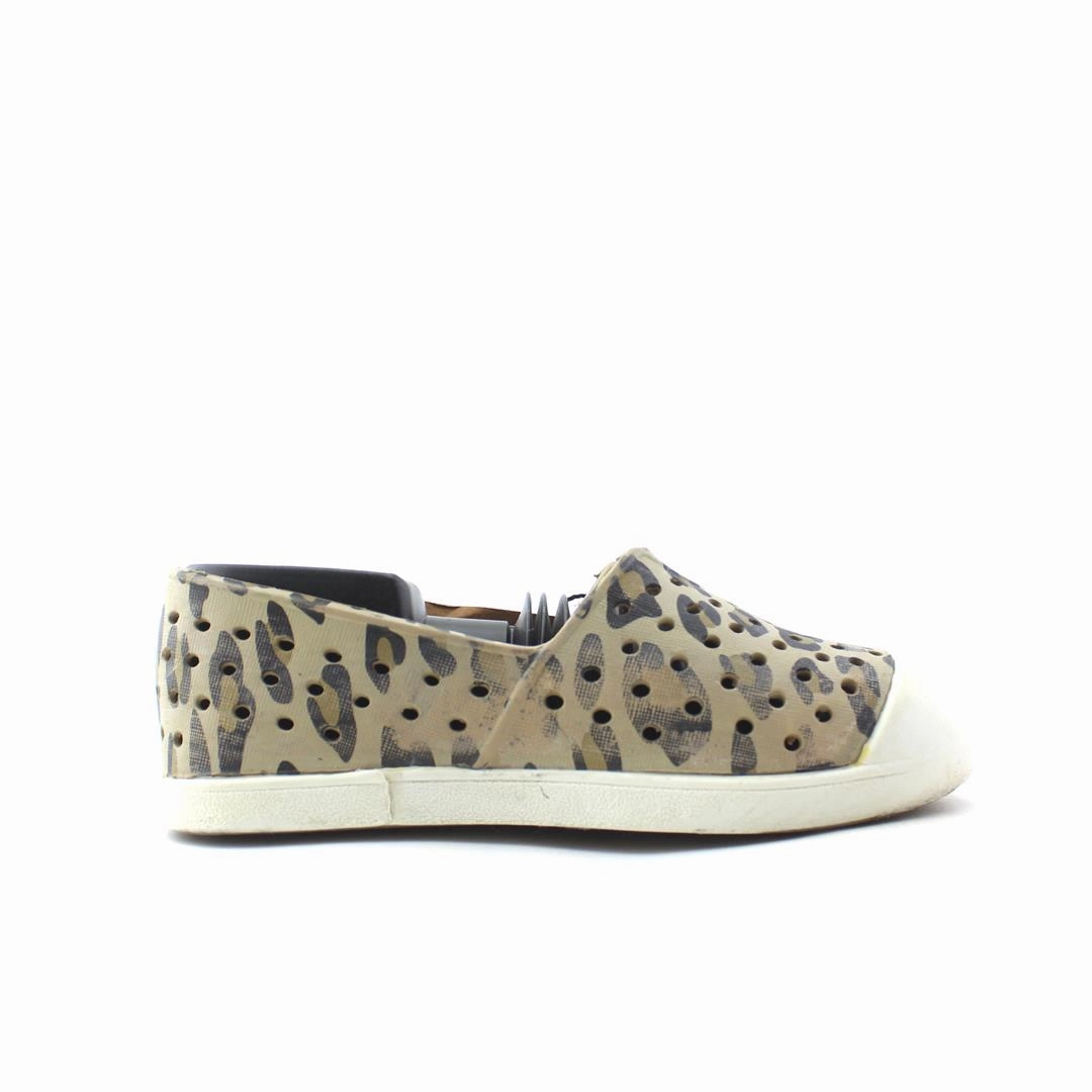 OLD NAVY . everyday Old Navy footwear looks