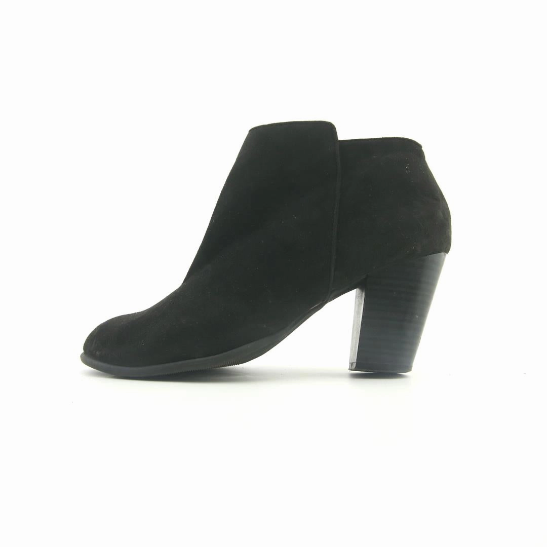 OLD NAVY . everyday Old Navy footwear looks
