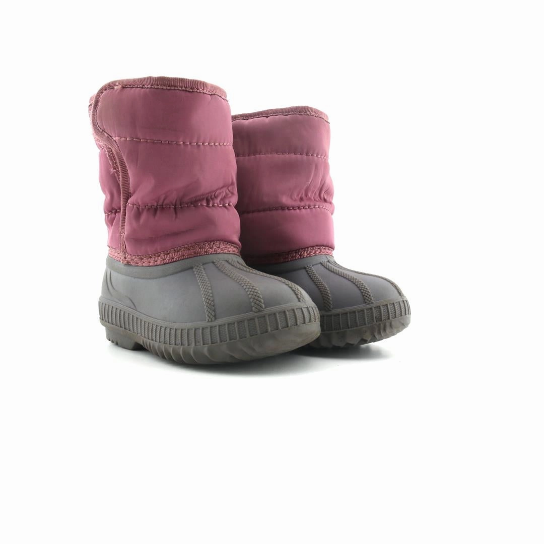 OLD NAVY . everyday Old Navy footwear looks