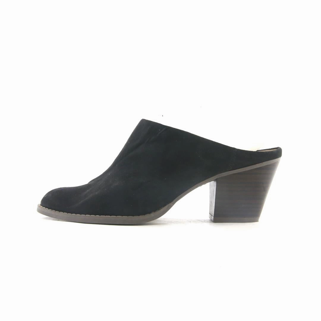 OLD NAVY . everyday Old Navy footwear looks