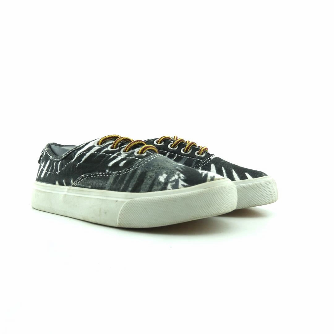 OLD NAVY . Old Navy casual shoe styles