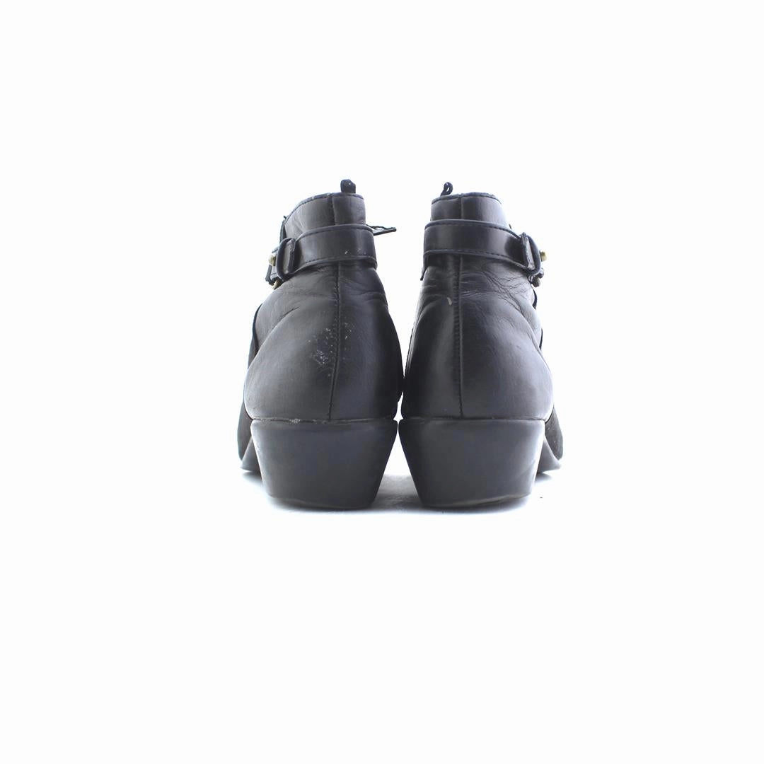 OLD NAVY . Old Navy casual shoe styles