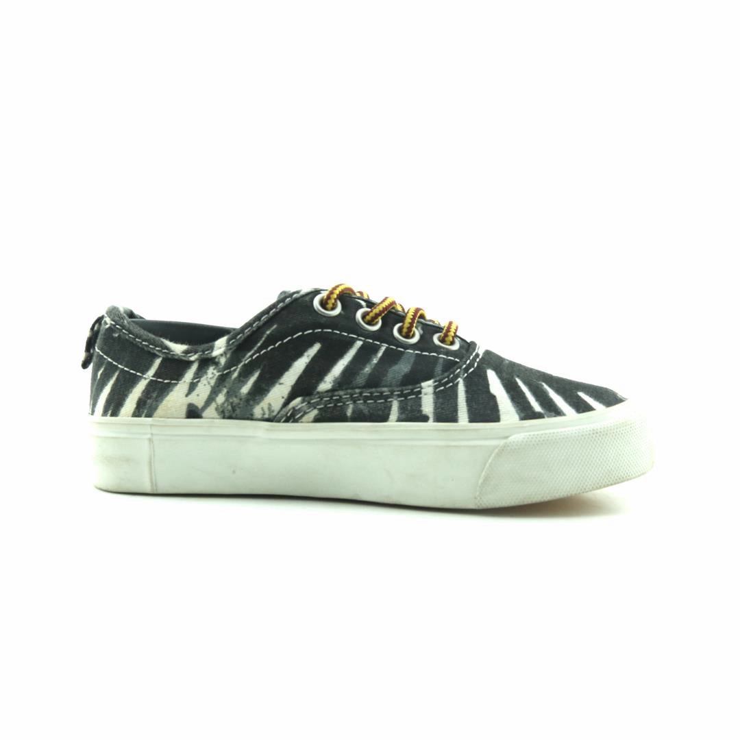 OLD NAVY . Old Navy casual shoe styles