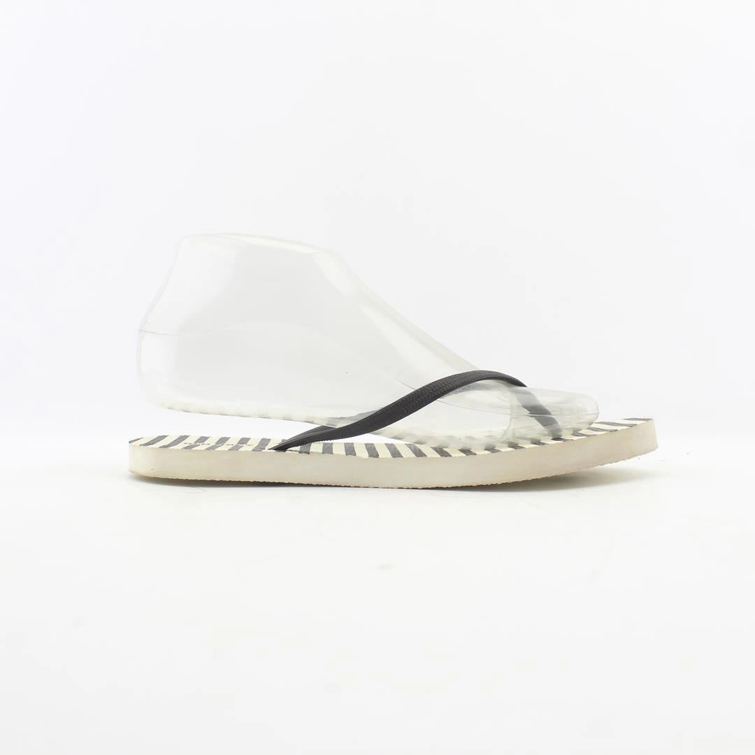 OLD NAVY . Old Navy casual shoe styles