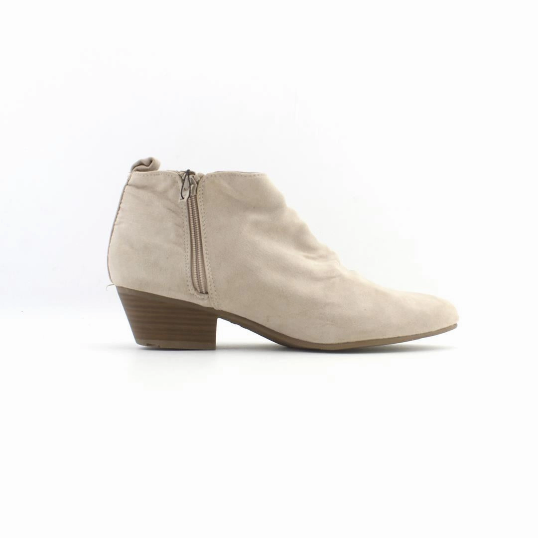 OLD NAVY . Old Navy casual shoe styles