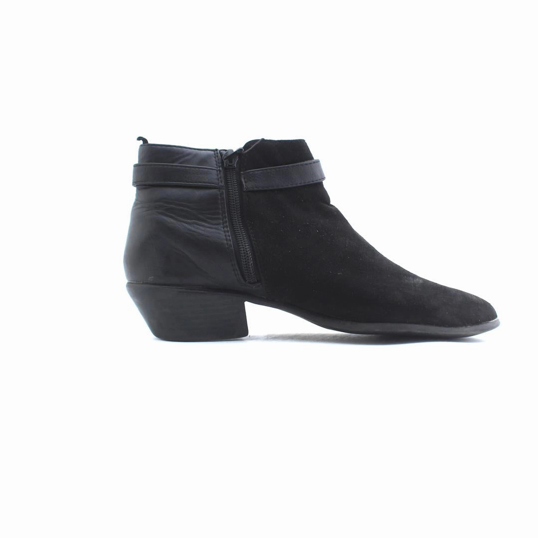 OLD NAVY . Old Navy casual shoe styles