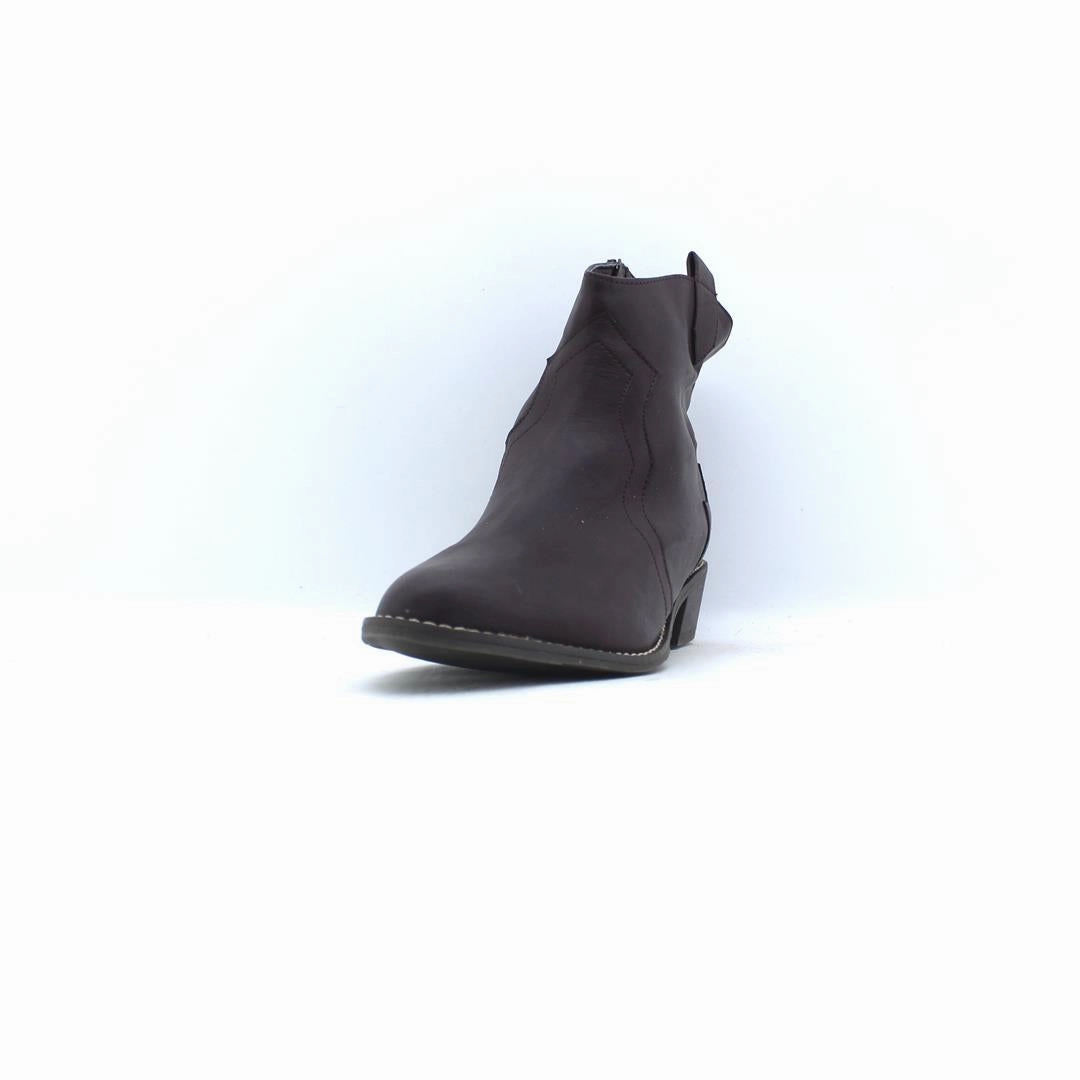 OLD NAVY . Old Navy shoe design snapshots