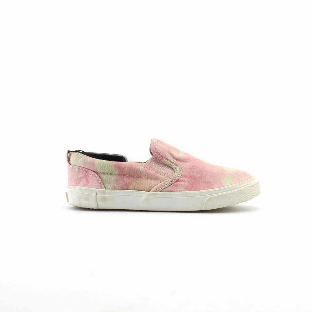 OLD NAVY . Old Navy shoe design snapshots