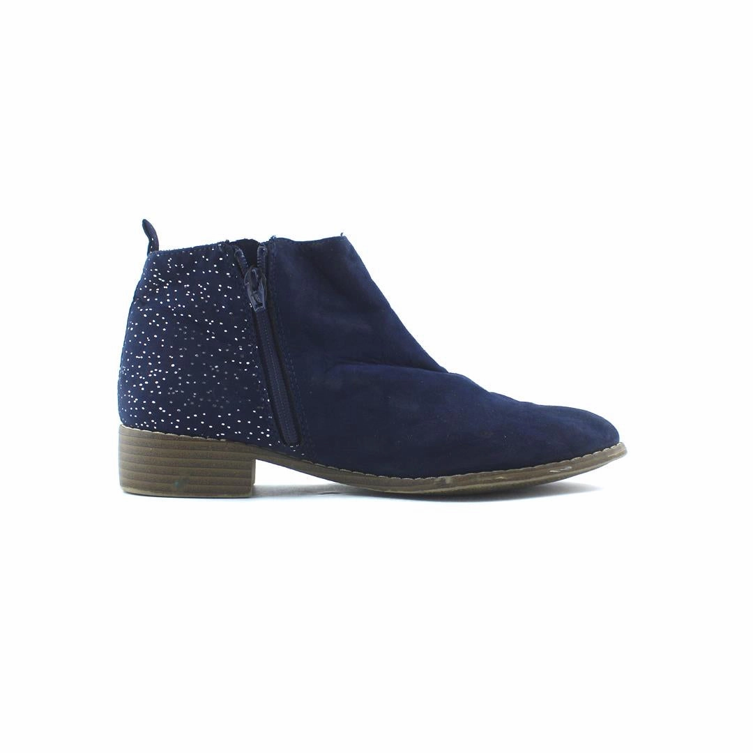 OLD NAVY . Old Navy shoe design snapshots