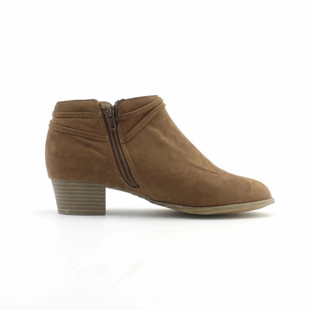 OLD NAVY . Old Navy shoe design snapshots