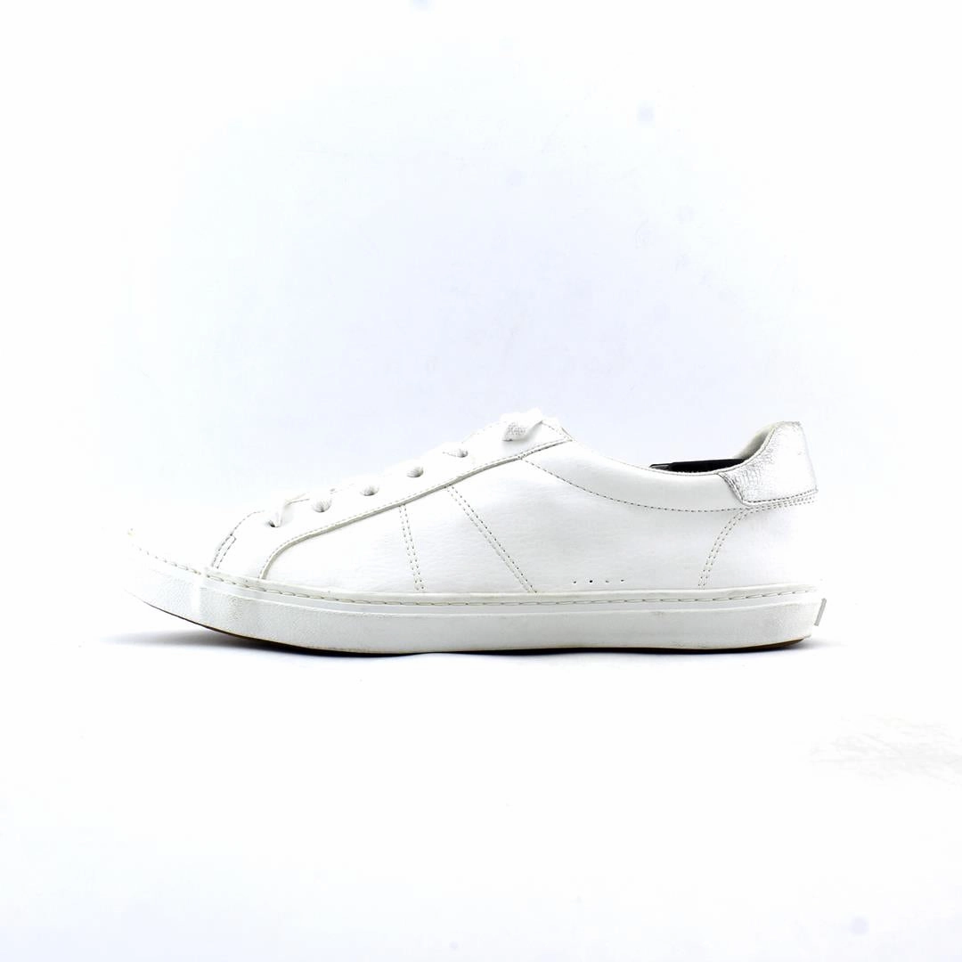 OLD NAVY . Old Navy trendy shoe designs