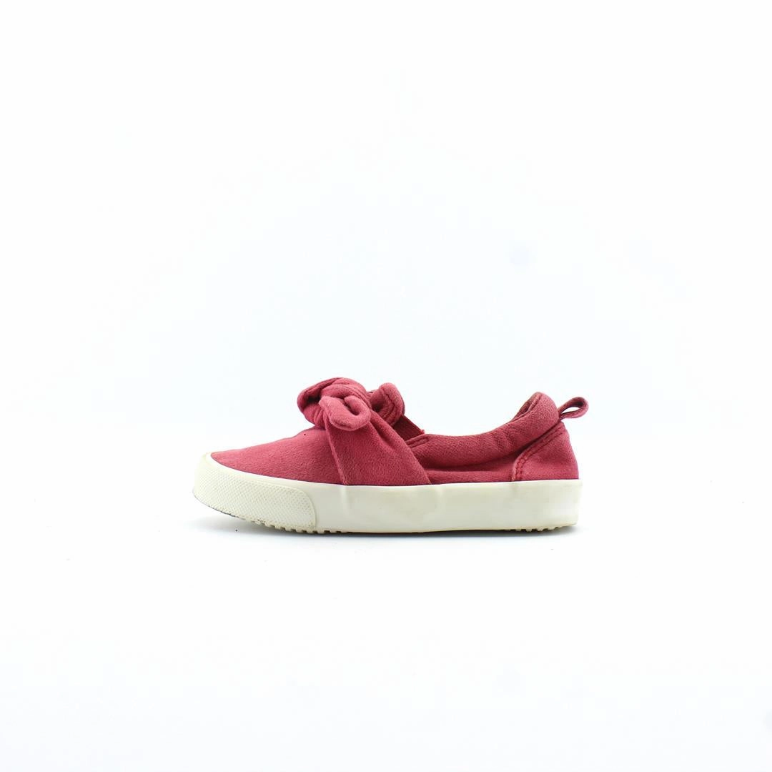 OLD NAVY . Old Navy trendy shoe designs