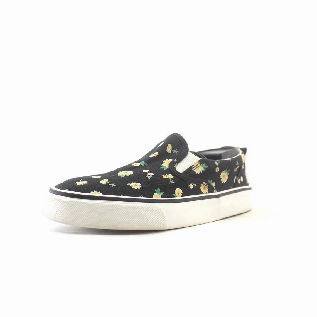 OLD NAVY CLASSIC everyday Old Navy footwear looks