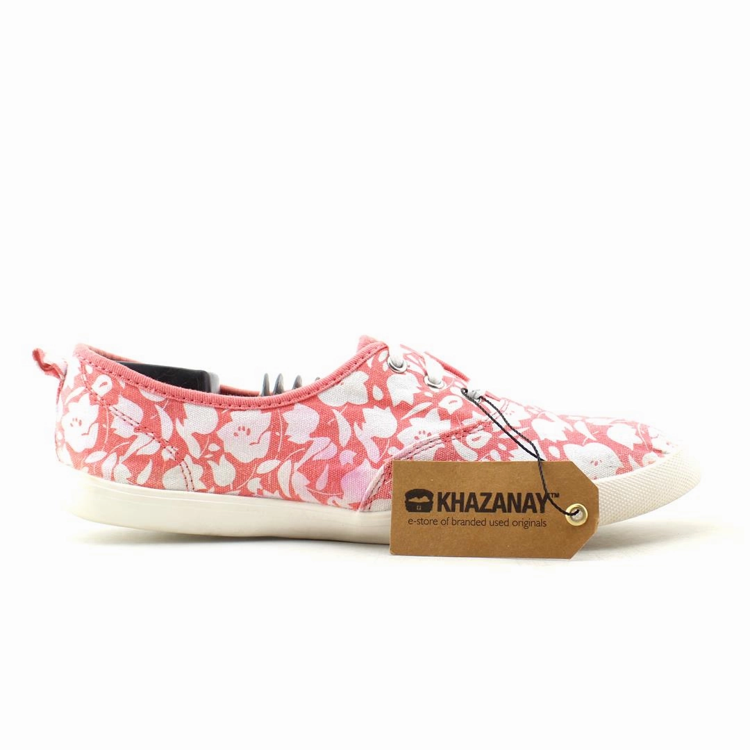 OLD NAVY MEMORY FOAM everyday Old Navy footwear looks