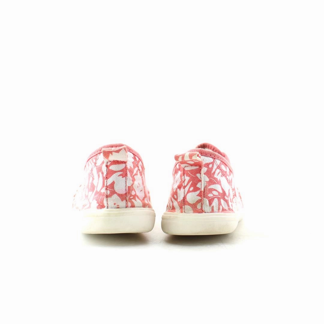 OLD NAVY MEMORY FOAM everyday Old Navy footwear looks