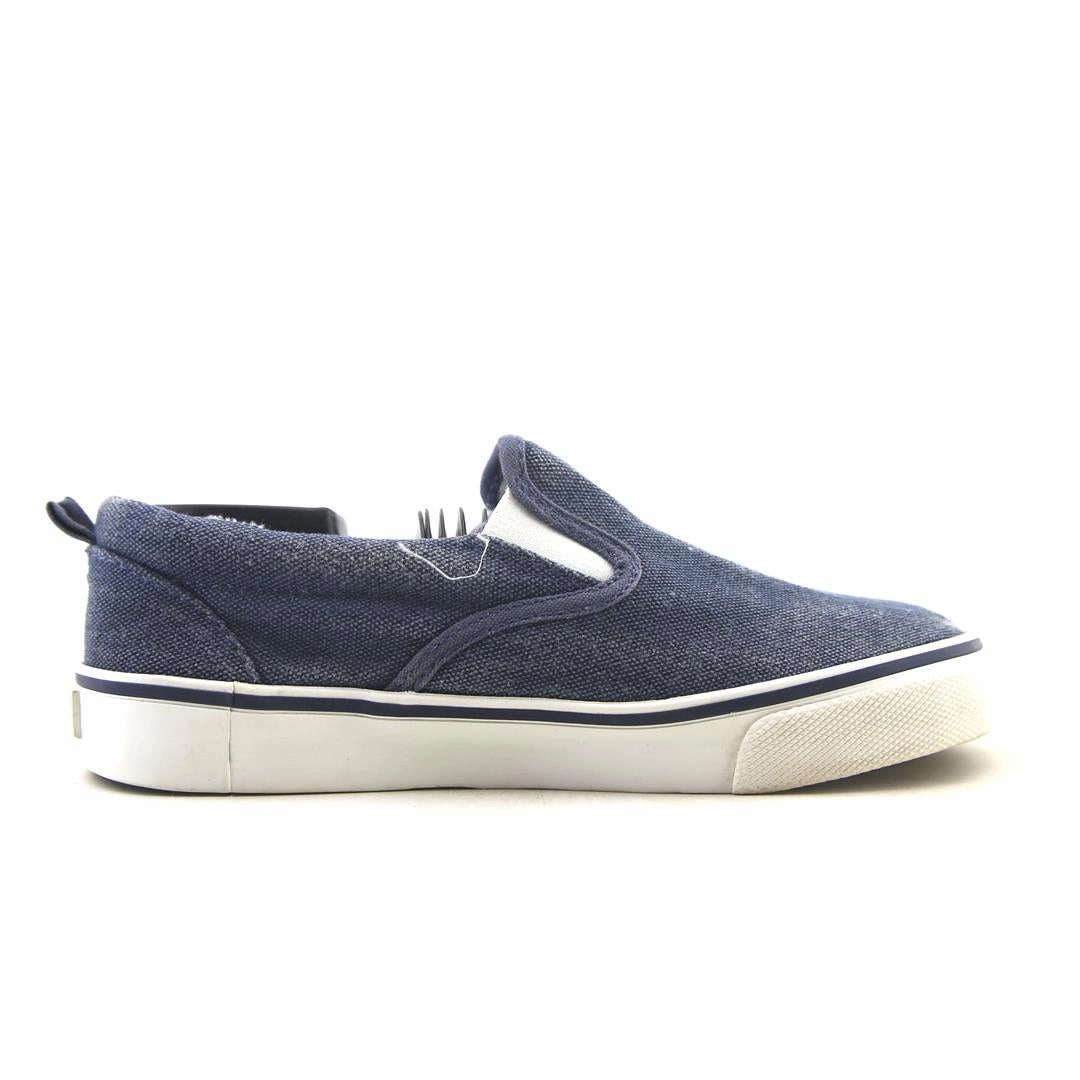 OLD NAVY NEUTRAL CANVAS everyday Old Navy footwear looks