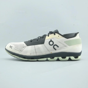 ON CLOUD FLASH On Cloud cushioned shoes with lightweight feel