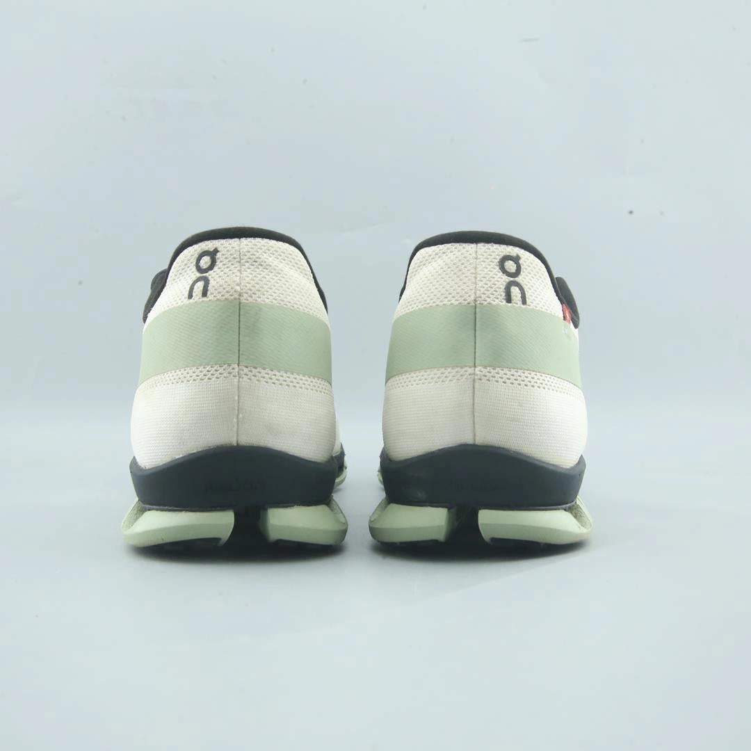 ON CLOUD FLASH On Cloud lightweight running shoes