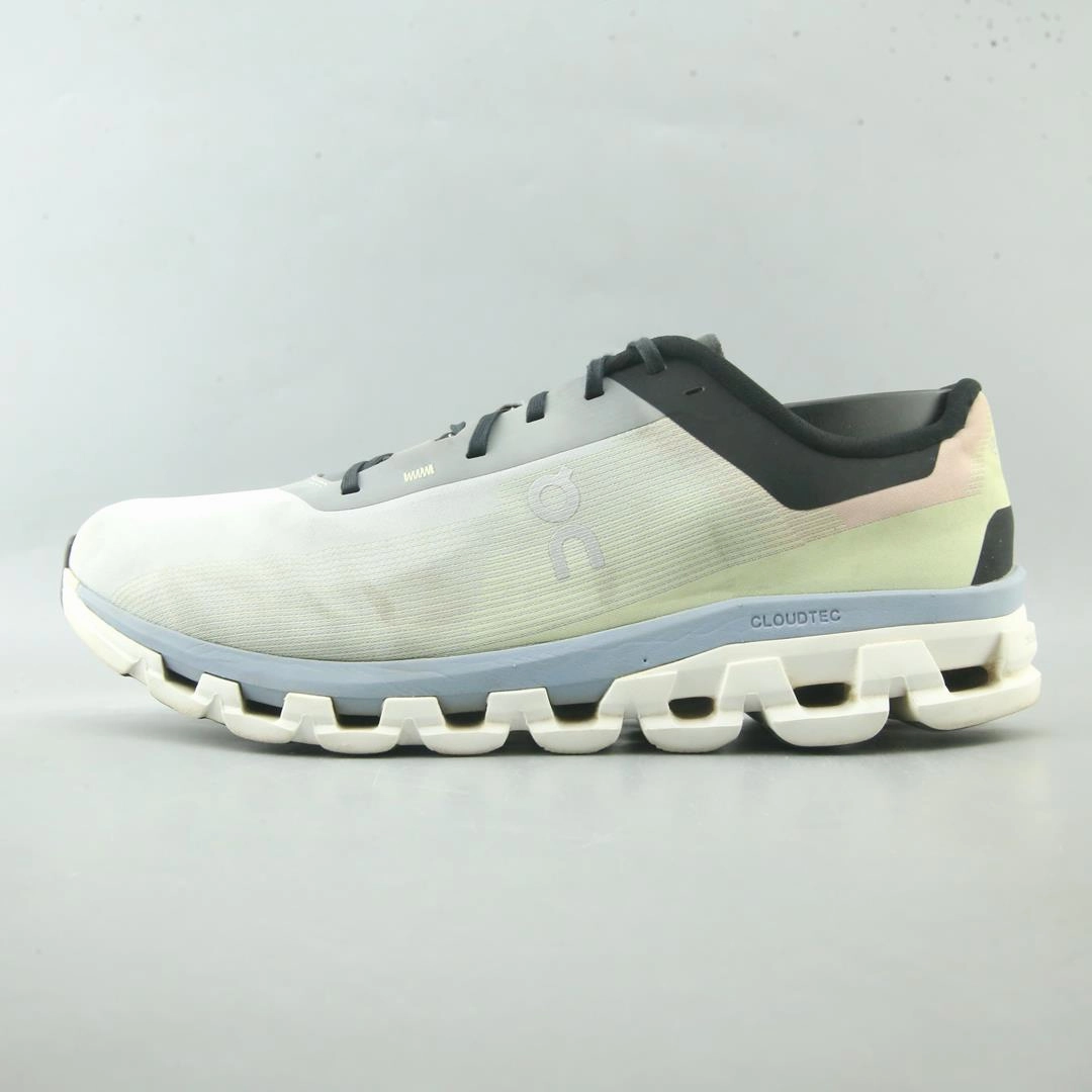 ON CLOUD FLOW 4 On Cloud cushioned shoes with lightweight feel