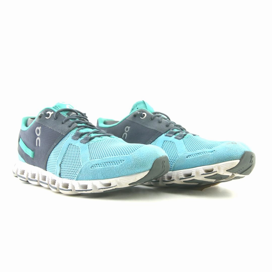 ON CLOUD FLOW On Cloud lightweight running shoes