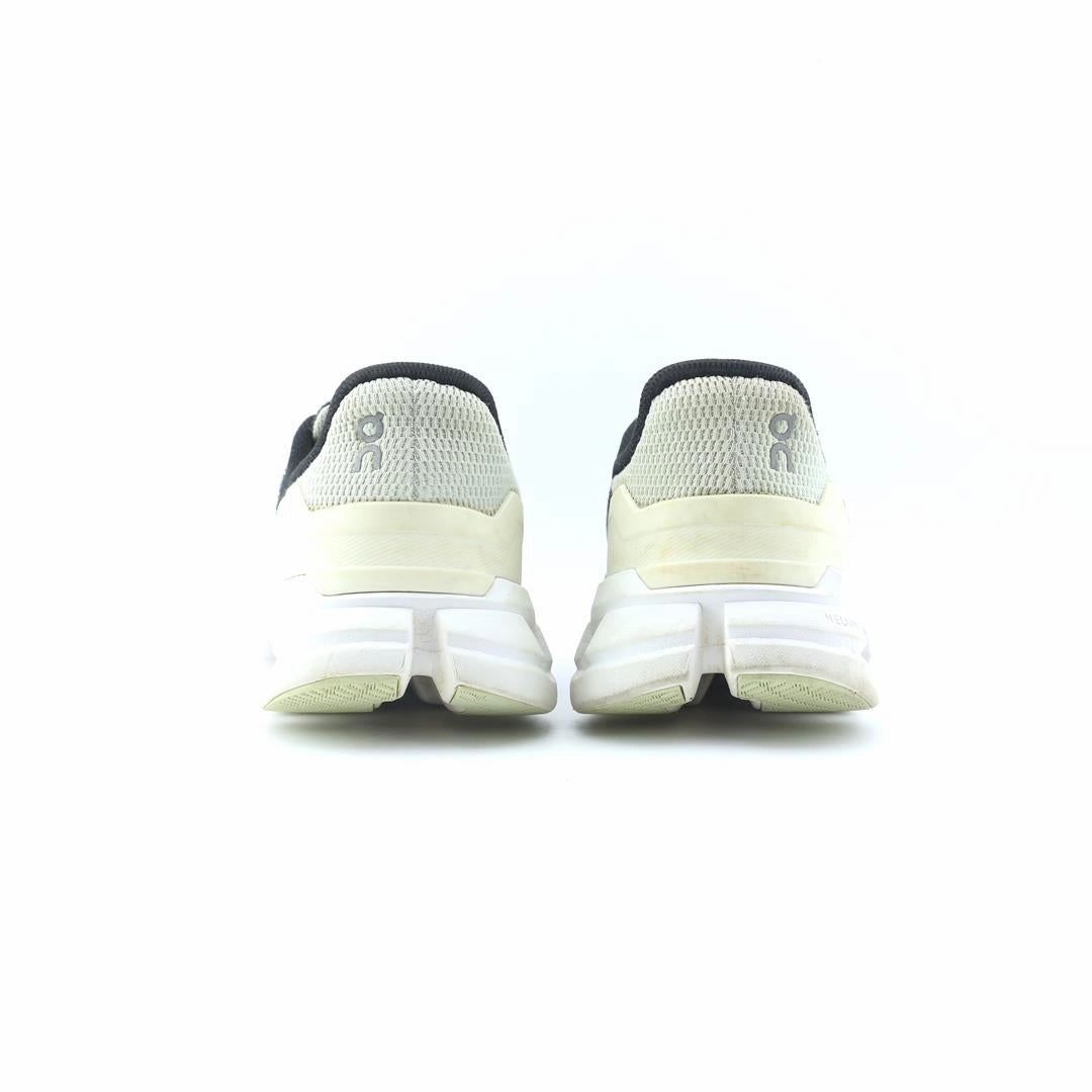 ON CLOUD FLYER 4 On Cloud lightweight running shoes
