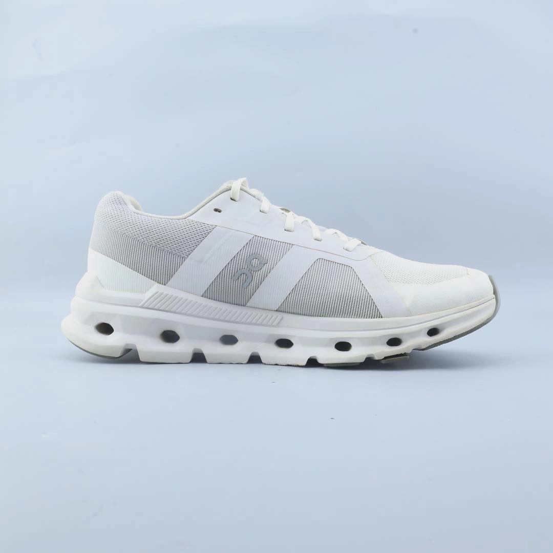 ON CLOUD RUNNER On Cloud lightweight running shoes
