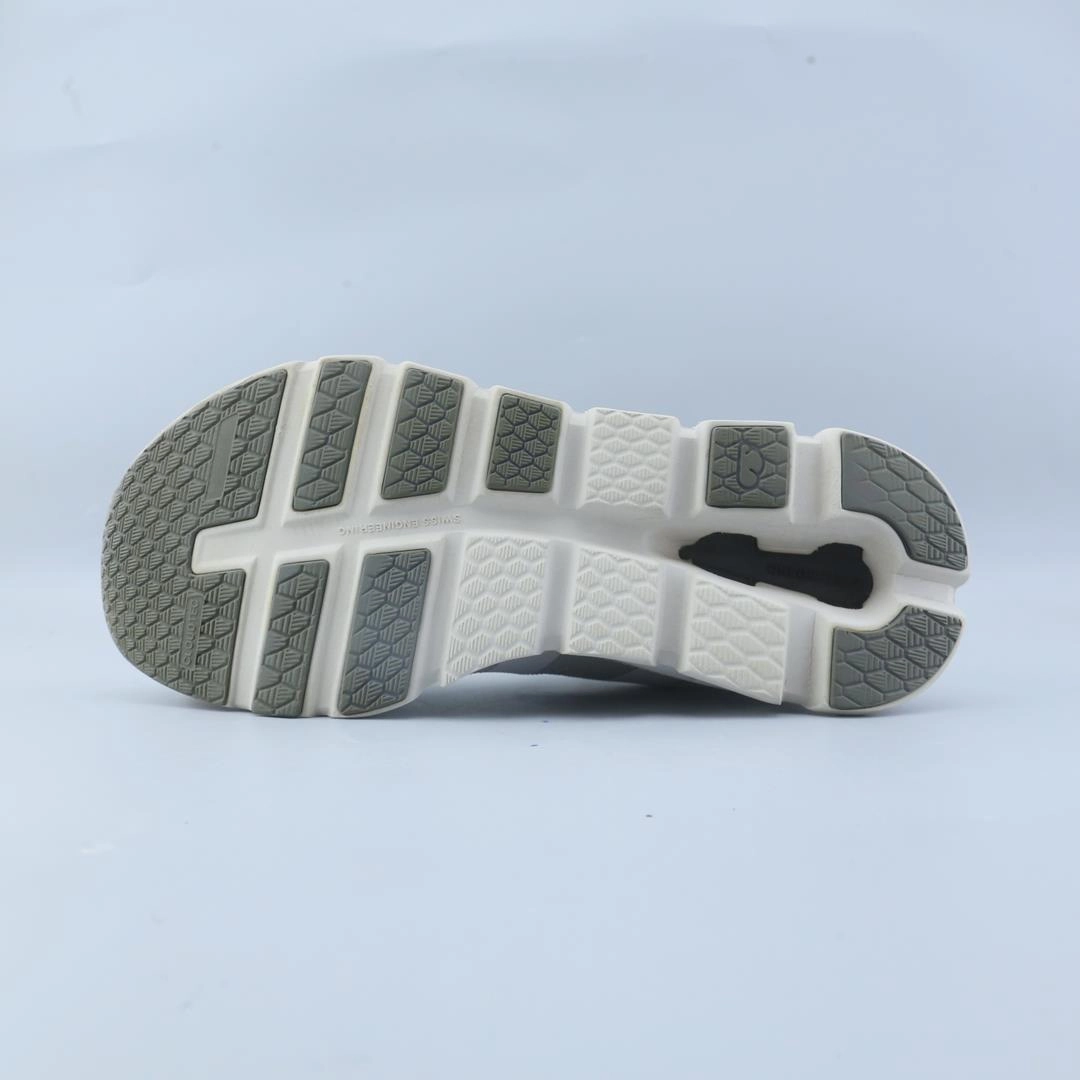 ON CLOUD RUNNER On Cloud lightweight running shoes