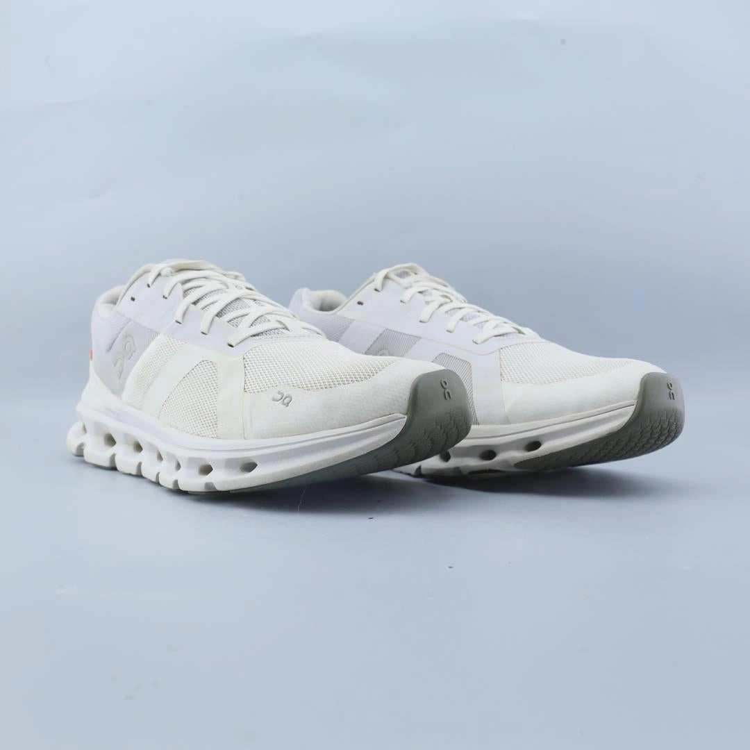 ON CLOUD RUNNER On Cloud lightweight running shoes