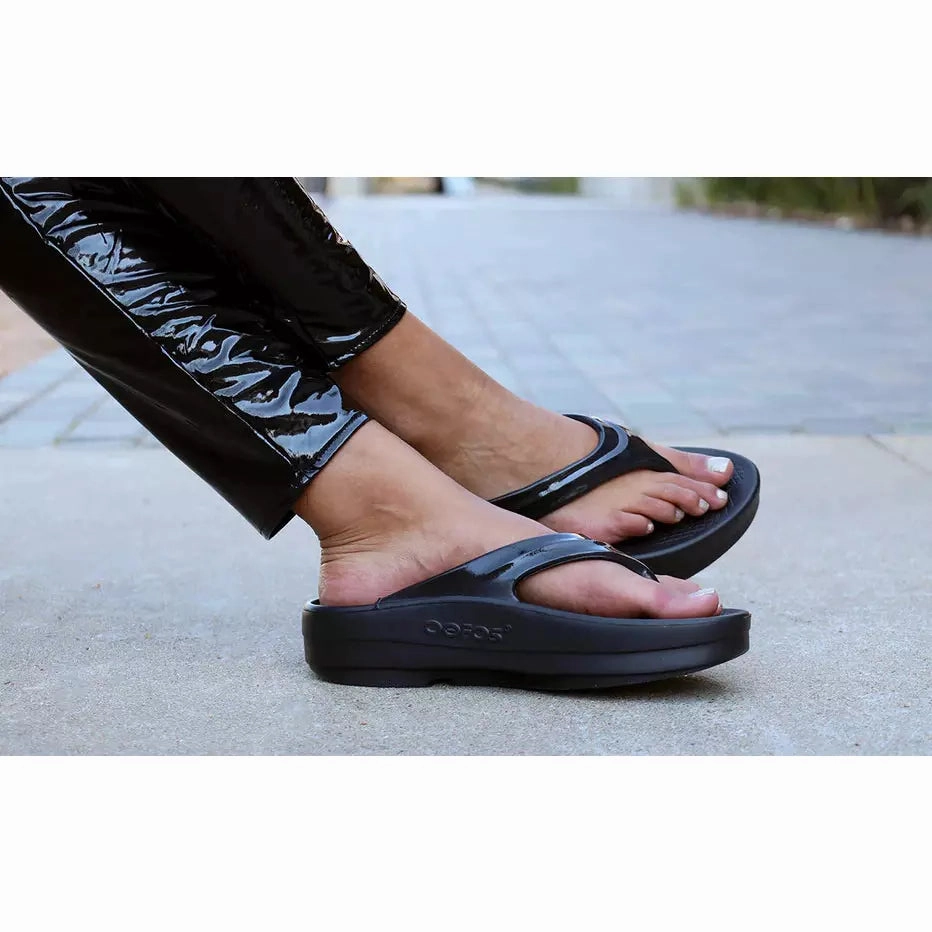 OOFOS OOMEGA OOLALA SANDAL WOMEN'S Oofos recovery sandals