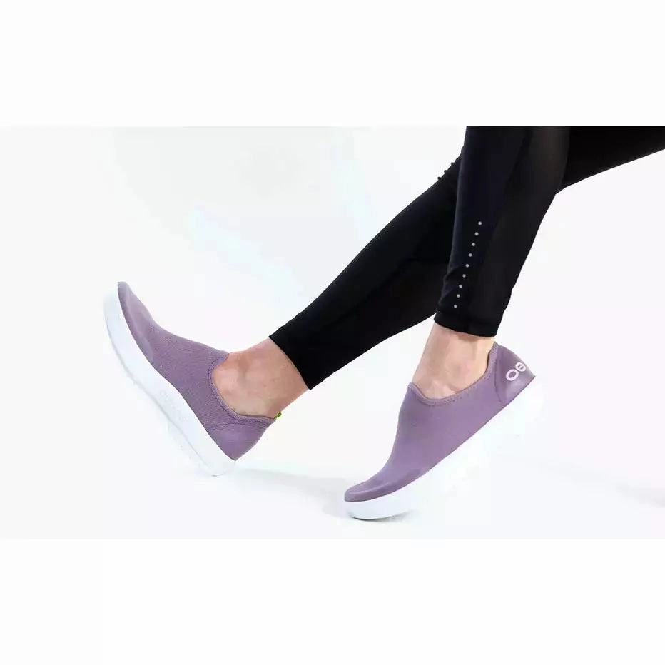 OOFOS OOMG EEZEE WOMEN'S - FINAL SALE! Oofos recovery sandals