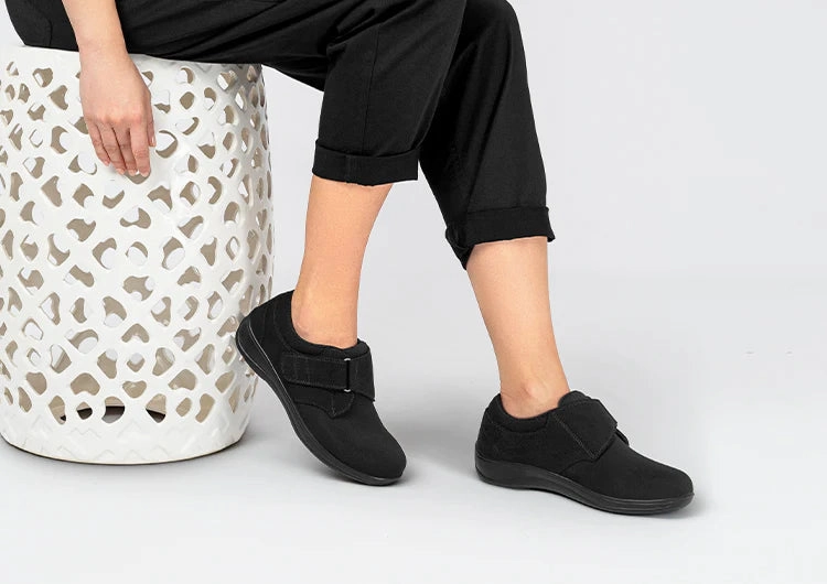 Orthofeet - Women Wichita Stretch - Black Orthofeet comfortable shoe looks