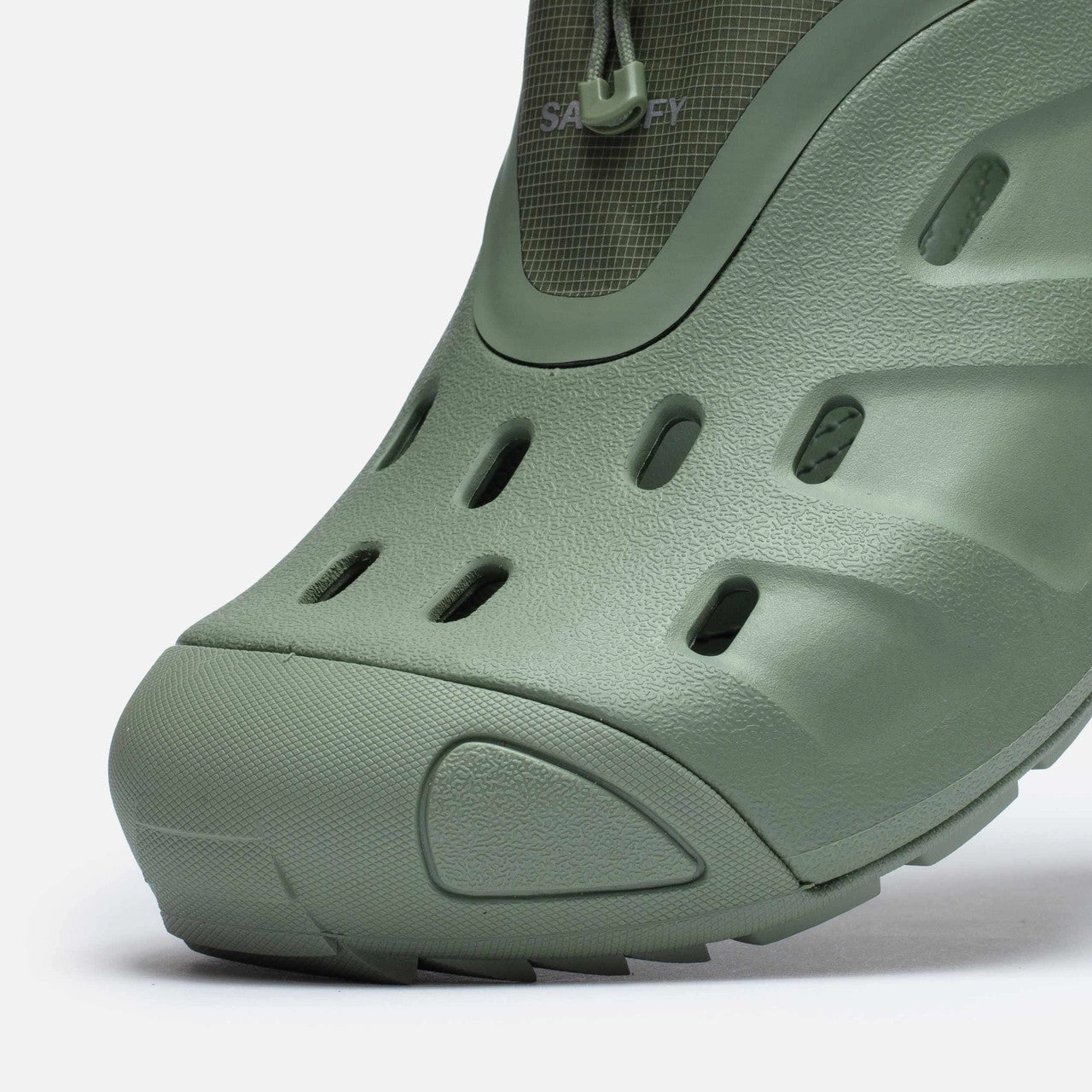 Quick Trail x Satisfy Speed racing sneakers