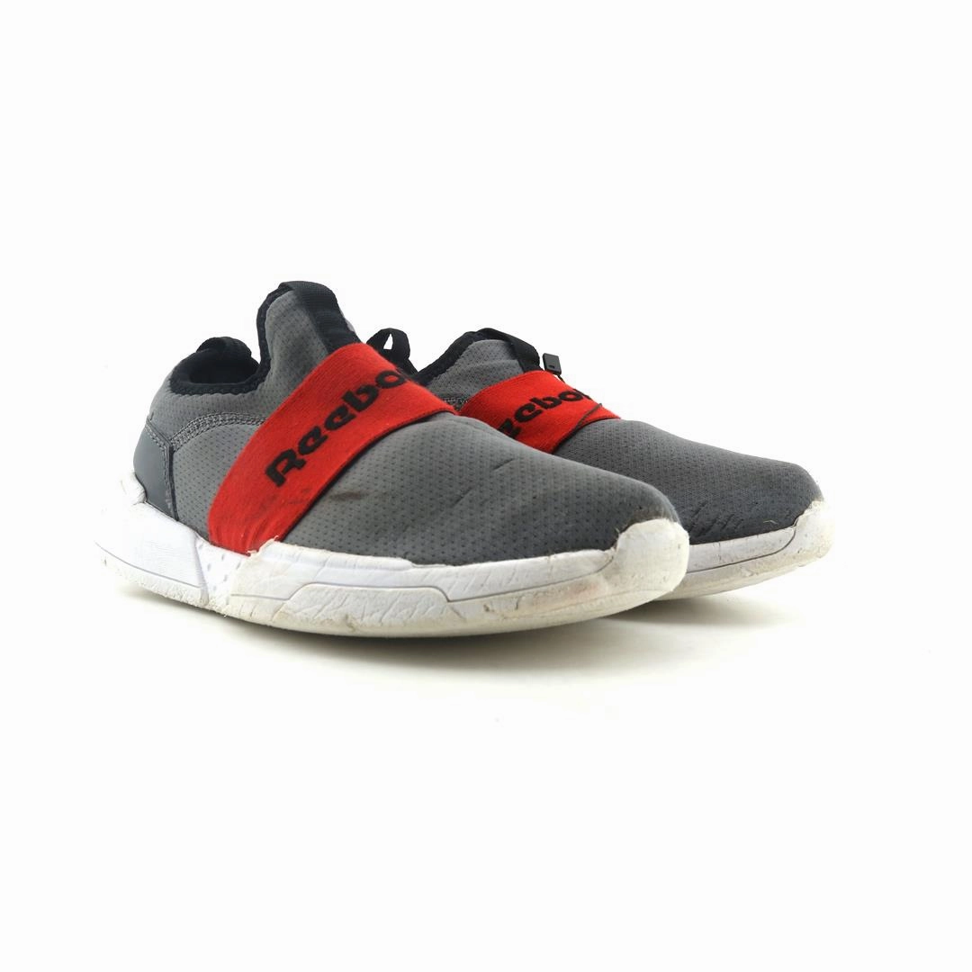 REEBOK  ESCAPE Reebok athletic footwear visuals