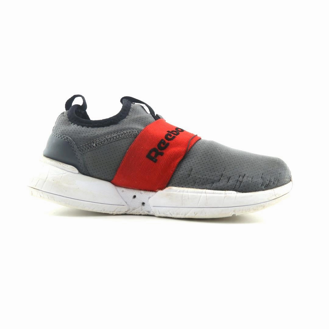 REEBOK  ESCAPE Reebok athletic footwear visuals